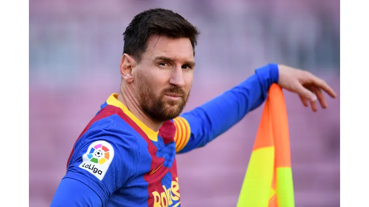BARCELONA, SPAIN - MAY 08: Lionel Messi of FC Barcelona looks on during the La Liga Santander match between FC Barcelona and Atletico de Madrid at Camp Nou on May 08, 2021 in Barcelona, Spain. Sporting stadiums around Spain remain under strict restrictions due to the Coronavirus Pandemic as Government social distancing laws prohibit fans inside venues resulting in games being played behind closed doors. (Photo by David Ramos/Getty Images)