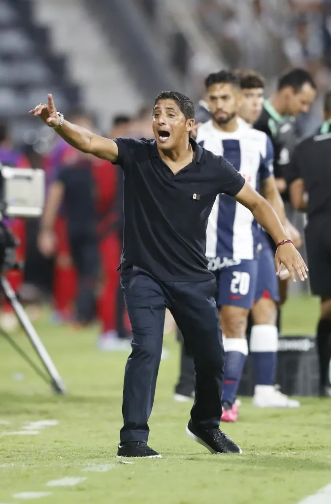 Guillermo Salas, técnico de Alianza Lima