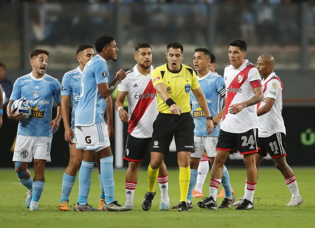 En Lima se jugó un intenso partido. (Photo by Daniel Apuy/Getty Images)