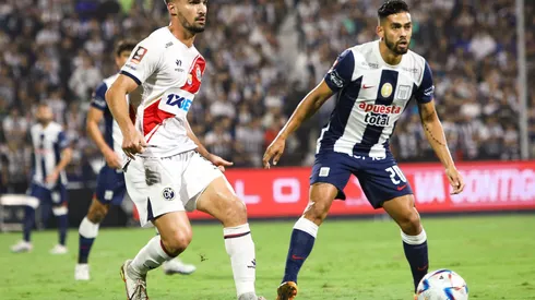 Alianza gana de la mano de Zambrano y acaricia el título