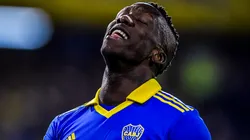 Prensa argentina se rinde ante la nueva posición de Luis Advíncula y lo llena de elogios