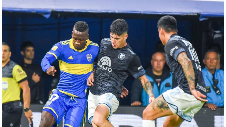 Boca con asistencia de Advíncula volvió al triunfo