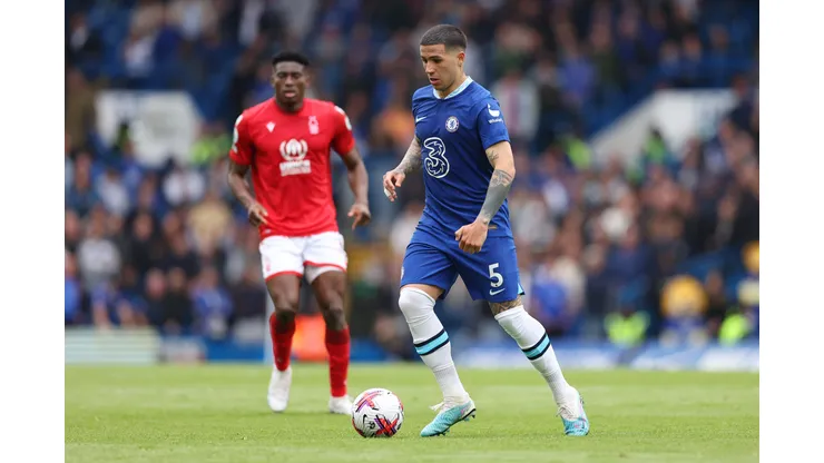 LONDON, ENGLAND - MAY 13: Enzo Fernandez of Chelsea runs with the ball during the Premier League match between Chelsea FC and Nottingham Forest at Stamford Bridge on May 13, 2023 in London, England. (Photo by Julian Finney/Getty Images)