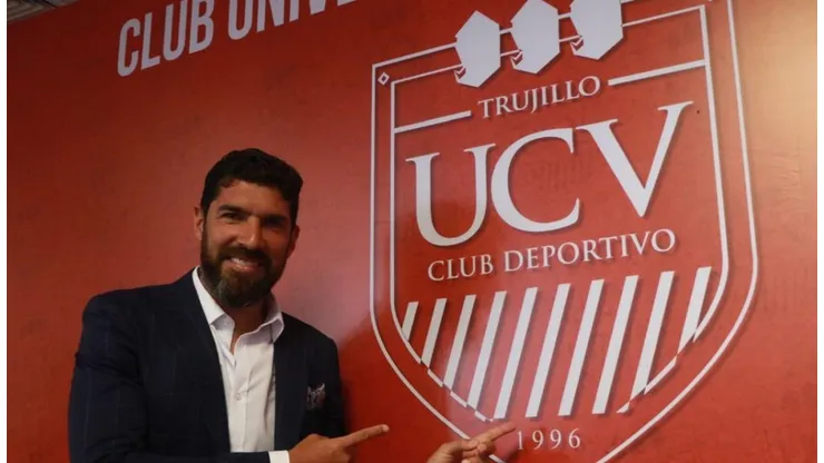 El Loco Abreu deja tajante mensaje a la "U" y a Jorge Fossati