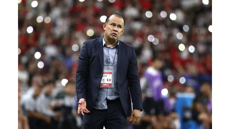 BUSAN, SOUTH KOREA - JUNE 16: Head coach of Peru's national football team Reynoso Guzman Juan Maximo during the international friendly match between South Korea and Peru at Busan Asiad Stadium on June 16, 2023 in Busan, South Korea. (Photo by Chung Sung-Jun/Getty Images)