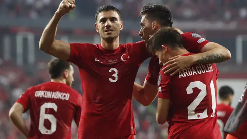 Turquía demuestra fortaleza y somete Gales en casa