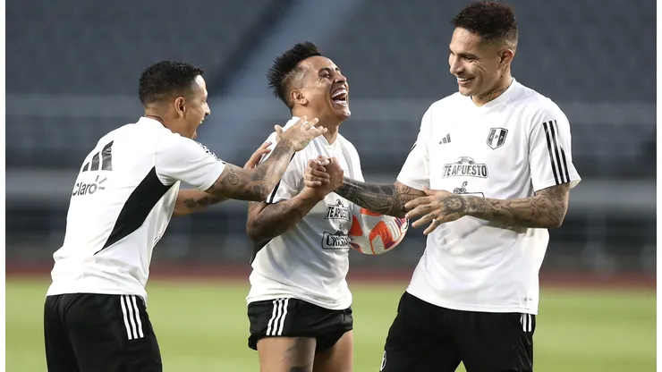 Selección Peruana publica risas e hinchas los critican