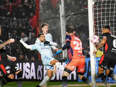 Juan Reynoso ni lo miró y ahora responde con rendimiento de crack en Argentina