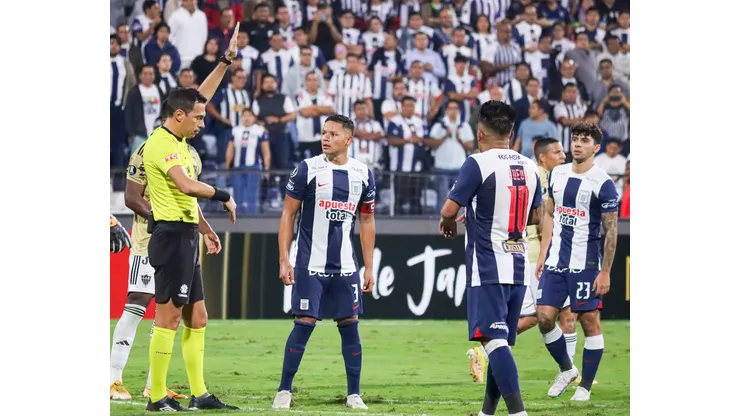 ALIANZA LIMA RESPONDE A CRITICAS DE FOSSATI