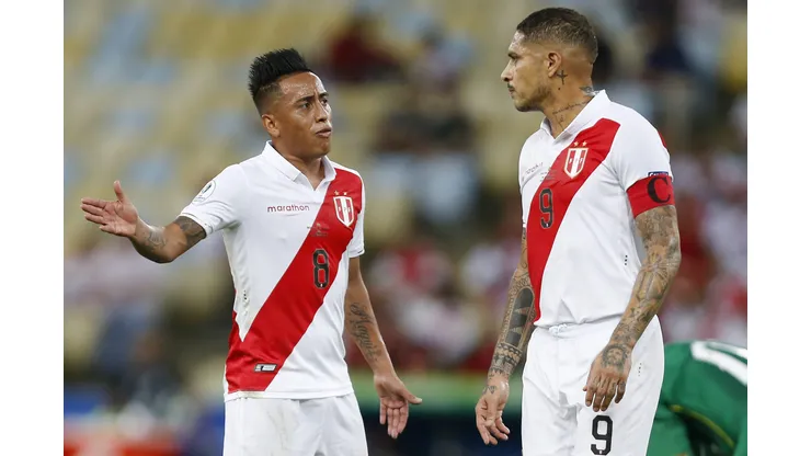 Cueva trolea a Paolo Guerrero