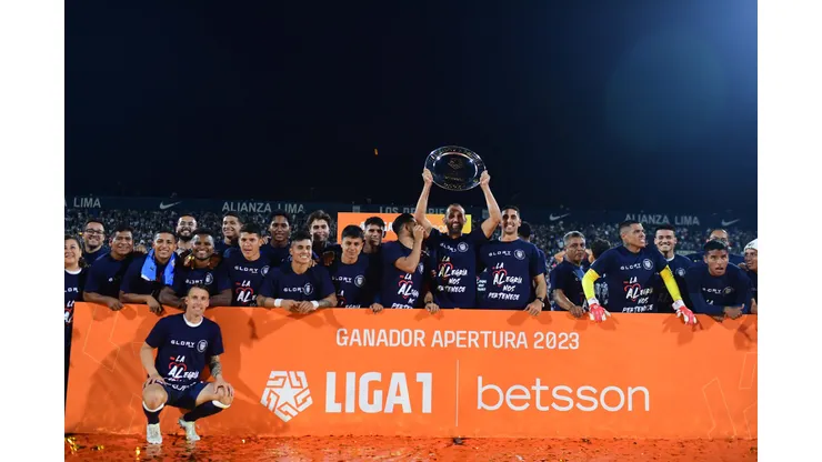 Bicampeón con Alianza Lima se muda a otro histórico club