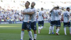 RIO DE JANEIRO, BRAZIL - JUNE 28: Lautaro Martinez of Argentina celebrates with teammate Sergio Aguero after scoring the opening goal during the Copa America Brazil 2019 quarterfinal match between Argentina and Venezuela at Maracana Stadium on June 28, 2019 in Rio de Janeiro, Brazil. (Photo by Bruna Prado/Getty Images)