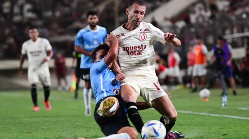 La U sale a la cancha