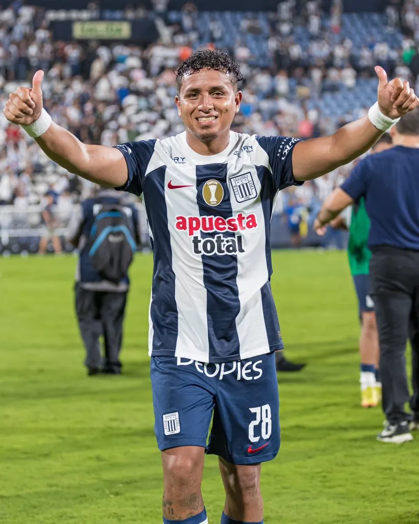 Edison Chávez es la primera opción para reemplazar a Peruzzi
