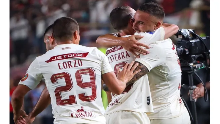 Prensa colombiana molesta con Universitario por ganarle a Santa Fe