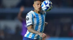 Paolo Guerrero es titular en Racing