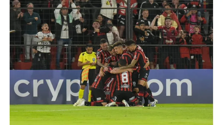 Melgar cae goleado ante Patronato y hace que este último haga historia