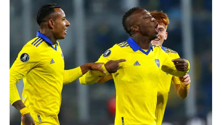 Advíncula marcó un golazo