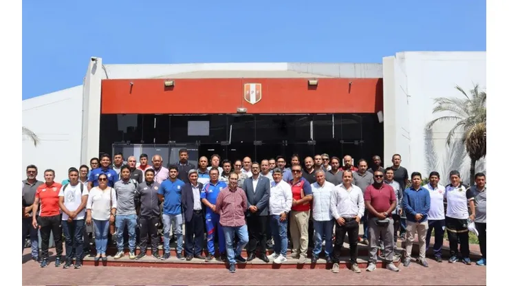 La CONAR y los clubes de la Liga 1 se reúnen para el inicio del VAR