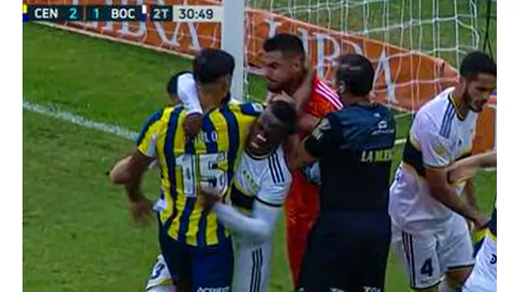 El 'Rayo' se peleó con rival.