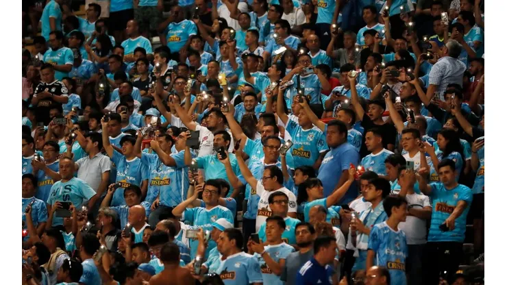 Los hinchas celestes se hacen notar