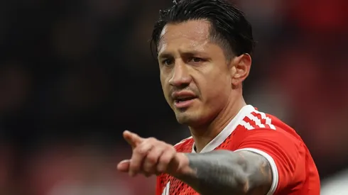 Lapadula con la camiseta de Perú
