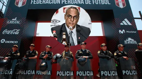 Manuel Burga sancionado por FIFA y suspendido de por vida debido a casos de soborno