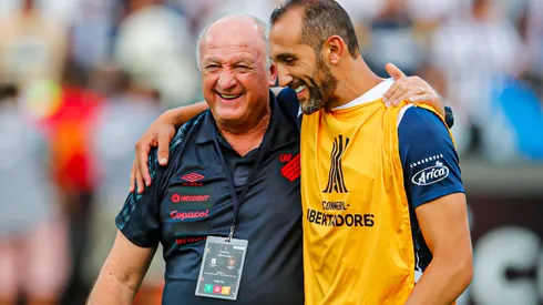 El emotivo abrazo de Barcos y Scolari.