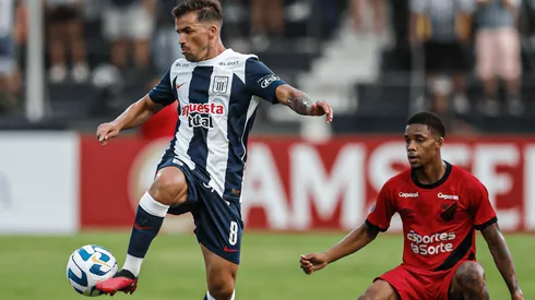Gabriel Costa es titular en los blanquiazules.