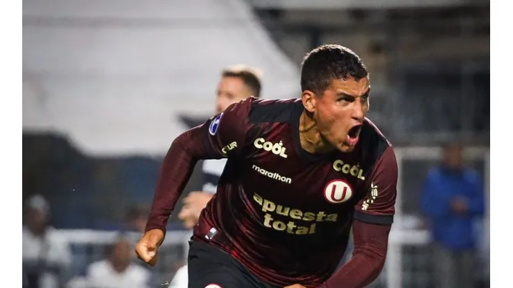 Universitario hizo el milagro y consiguió una gran victoria
