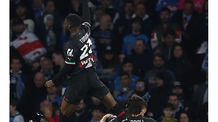 Milán le arruinó la noche a Napoli con tremenda goleada