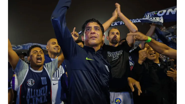 ¿Debe continuar Chicho como entrenador en Alianza Lima?