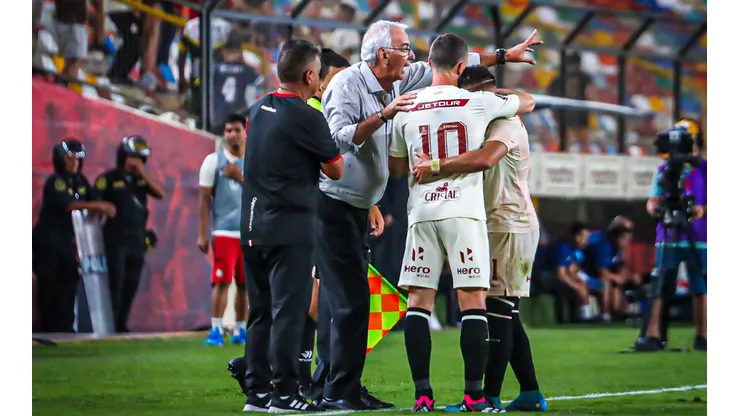 Jorge Fossati la rompe en el equipo merengue.