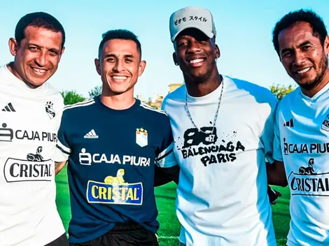 Juvenil de Racing saludó al plantel de Cristal previo a la Libertadores