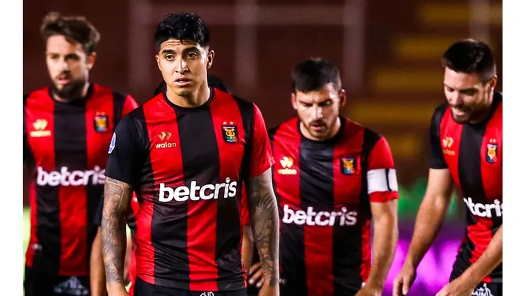 Uno más que se va de la Liga 1: Lavallén no sigue en Melgar