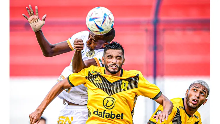 Cusco FC venció agónicamente a Cantolao.