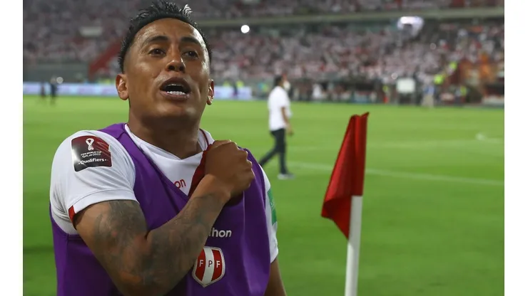 Cueva define su futuro