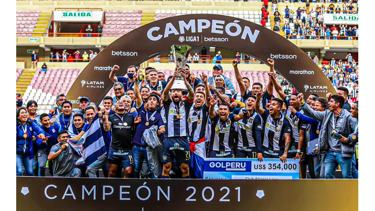 Carlos Bustos fue campeón con los íntimos en el año 2021.