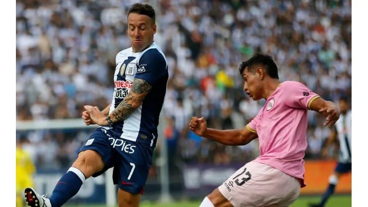 Pablo Lavandeira retrasa sus funciones en la cancha