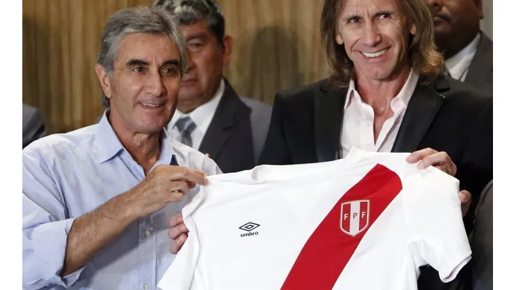 Oblitas explicó el por qué Ñol Solano no sigue en la FPF