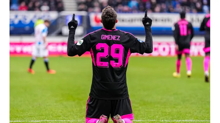 Feyenoord venció en su visita al Heerenveen y se mantiene como líder absoluto