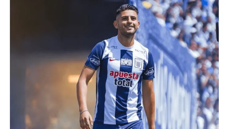 Carlos Zambrano: "Contento que se reanuda la Liga, era una vergüenza, pero ya era hora"