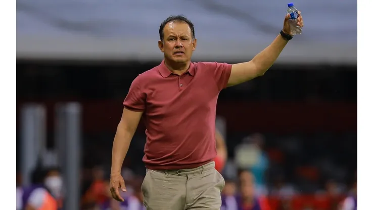 Juan Reynoso está preocupado
