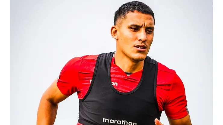 En un partidazo: Universitario venció a Cristal con gol de Valera