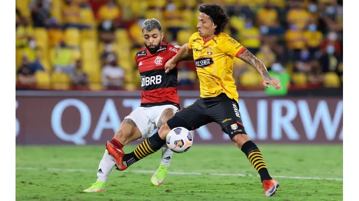 Barcelona SC v Flamengo - Copa CONMEBOL Libertadores 2021