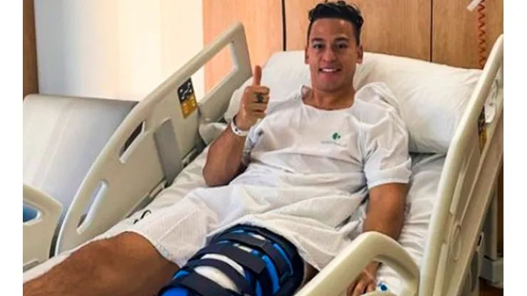 "Salió muy bien": Benavente se operó con éxito de su rodilla izquierda