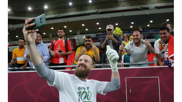 Andrew Redmayne queda en ridículo con este golazo de media cancha