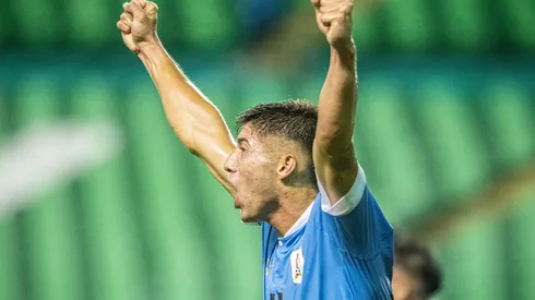 Uruguay le dio una paliza a Chile y lo complica en el Grupo B