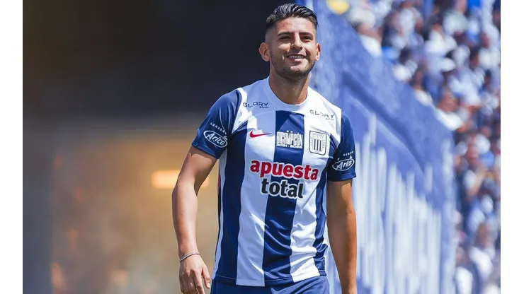 Carlos Zambrano con la camiseta de Alianza