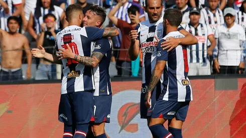 Alianza Lima venció al Junior de Barranquilla en su Tarde Blanquiazul